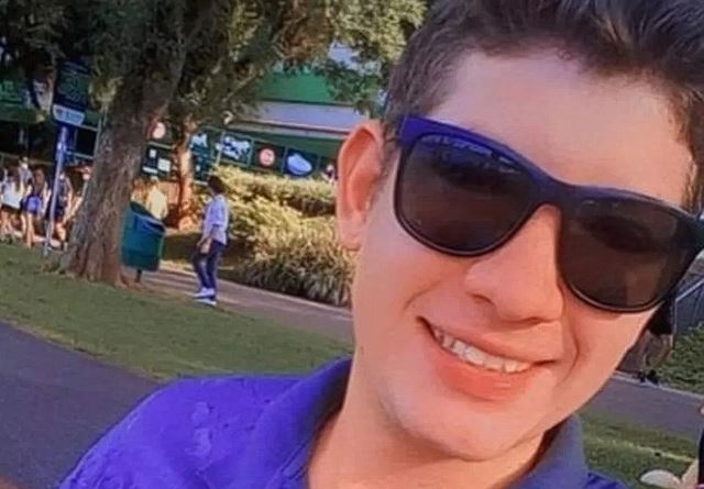 Jovem morre ao levar soco e ficar desacordado em frente a bar