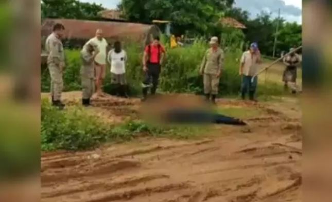 Motorista morre eletrocutado ao encostar caçamba em fio de alta tensão