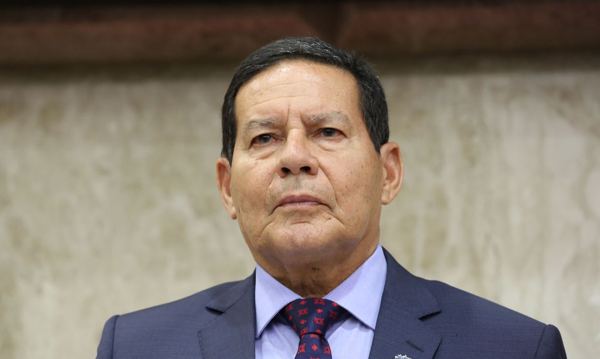 Mourão nega intervenção de Bolsonaro na Petrobrás: 'questão de confiança'
