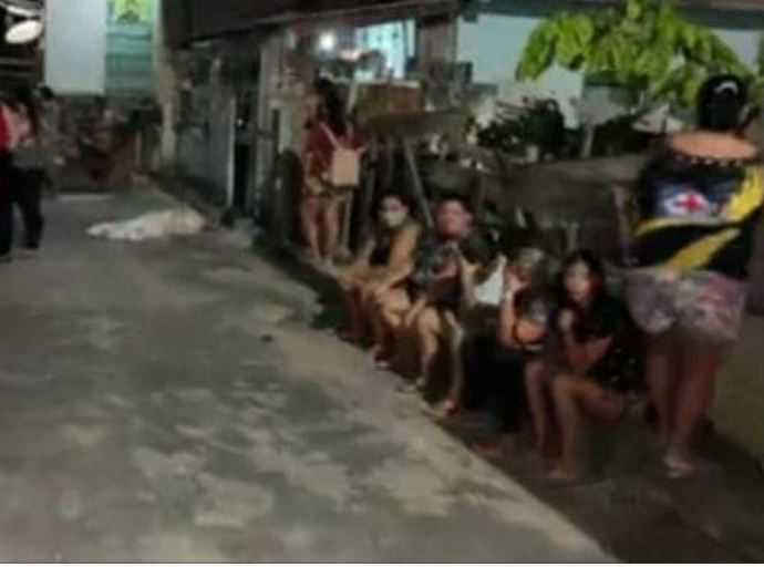 Homem é executado com quatro tiros no meio da rua em Manaus