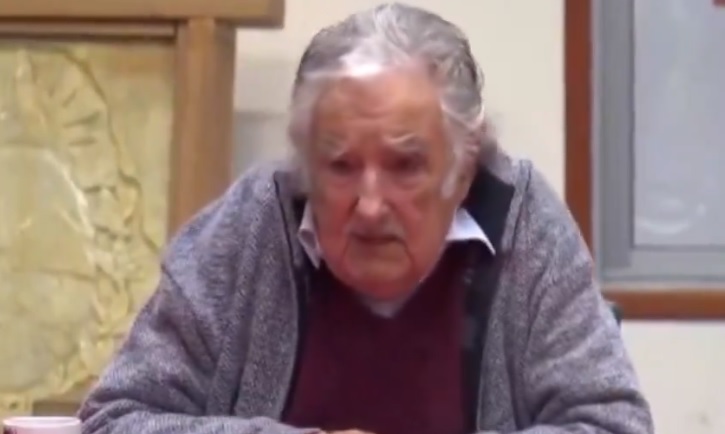 Pepe Mujica, ex-presidente do Uruguai, anuncia que tem tumor no esôfago