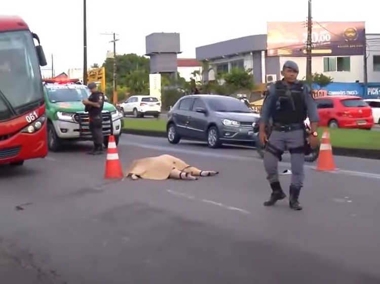 Mulher que morreu atropelada em avenida de Manaus é identificada 