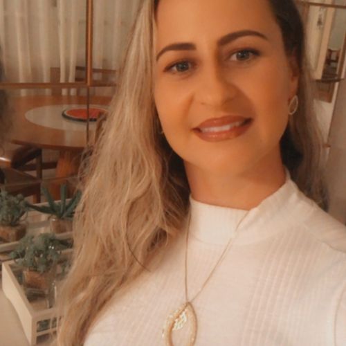 Mulher morre enquanto se balançava em rede de casa 