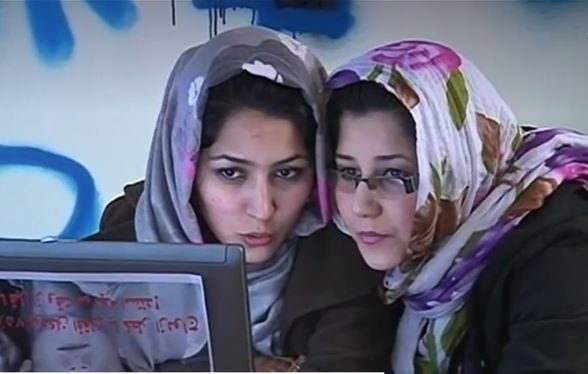 Talibã quer mulheres como aliadas e pede que população volte a trabalhar