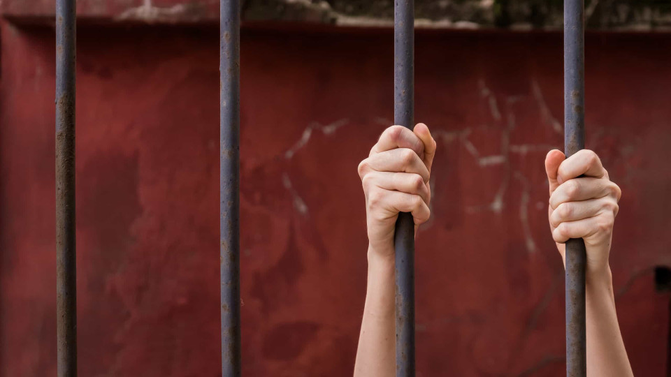 Homem que esfaqueou vítima enquanto ela dormia tem apelo negado