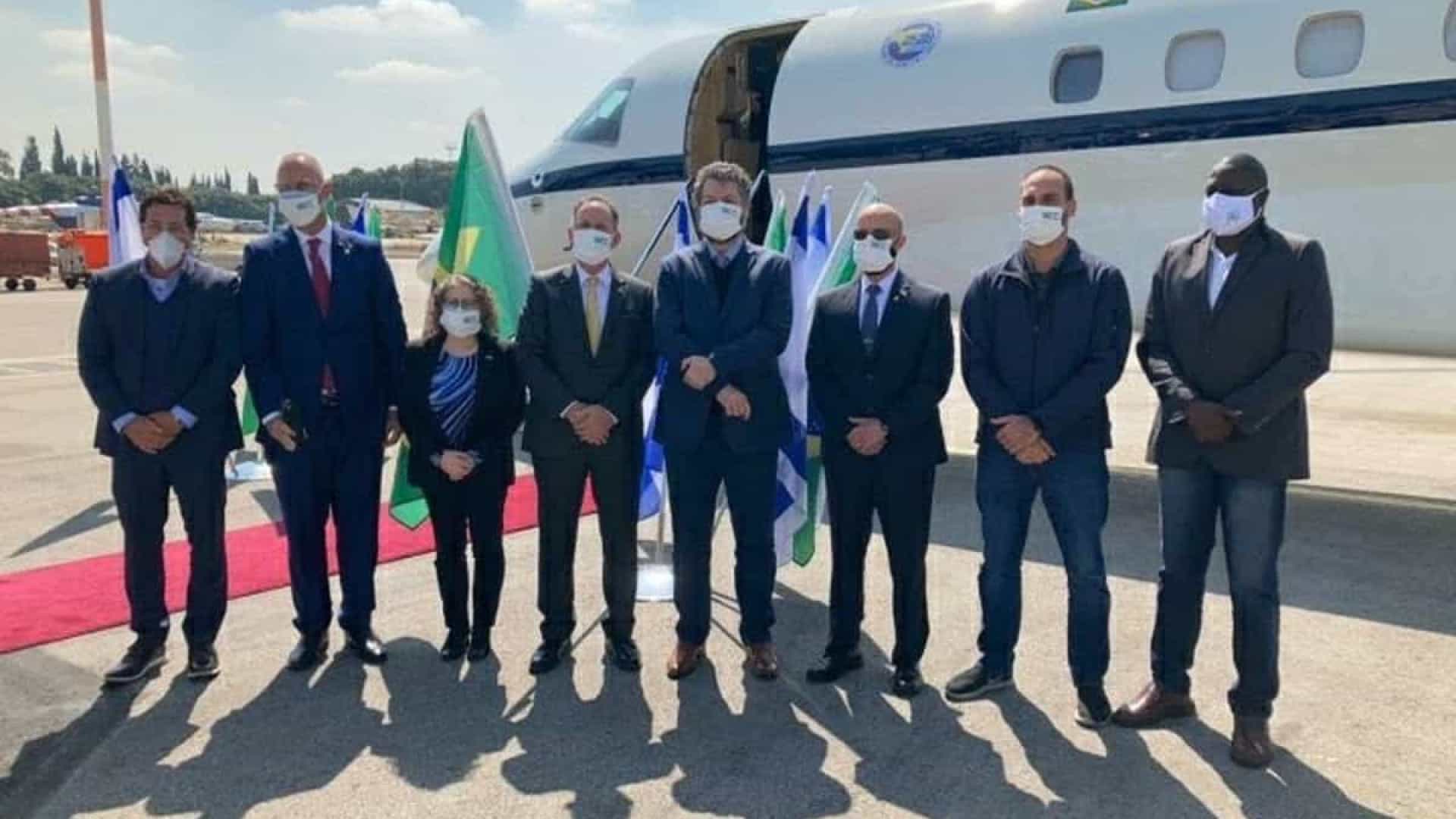 Comitiva brasileira é obrigada a usar máscara em Israel