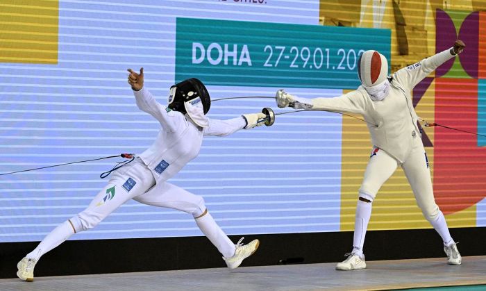 Fascinada pelo mistério da máscara, Nathalie sonha com medalha na esgrima em Paris-2024