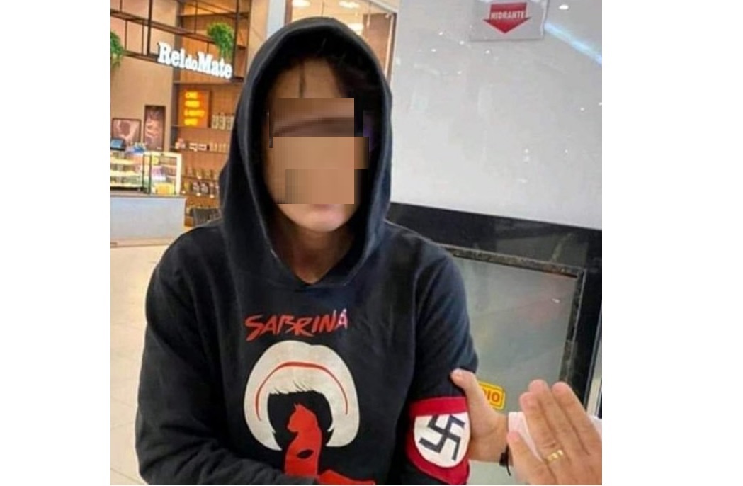 Vídeo: rapaz usando símbolo nazista é expulso de shopping