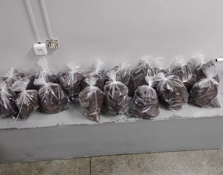 Indetectável e 10 vezes mais cara, cocaína negra invade mercado em Manaus