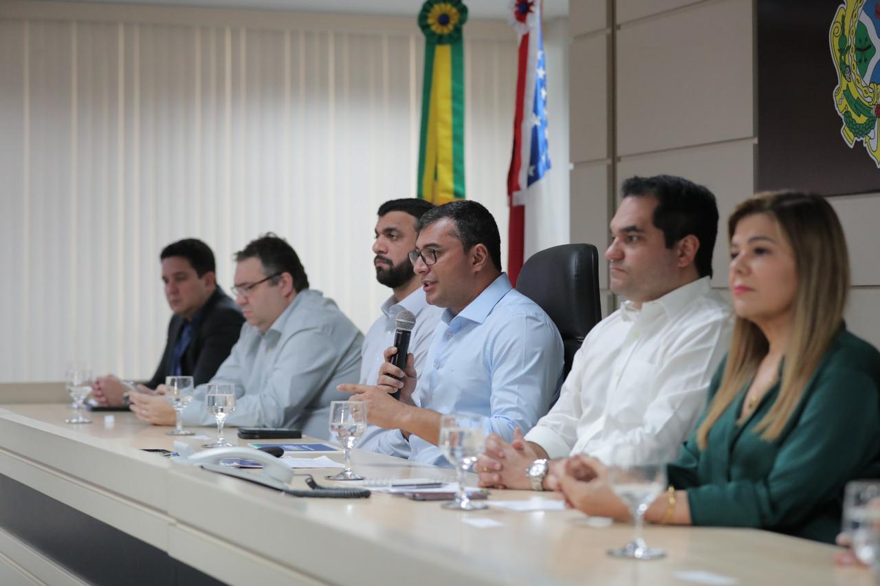 Governo paga nesta sexta valores descontados de professores durante greve no Amazonas