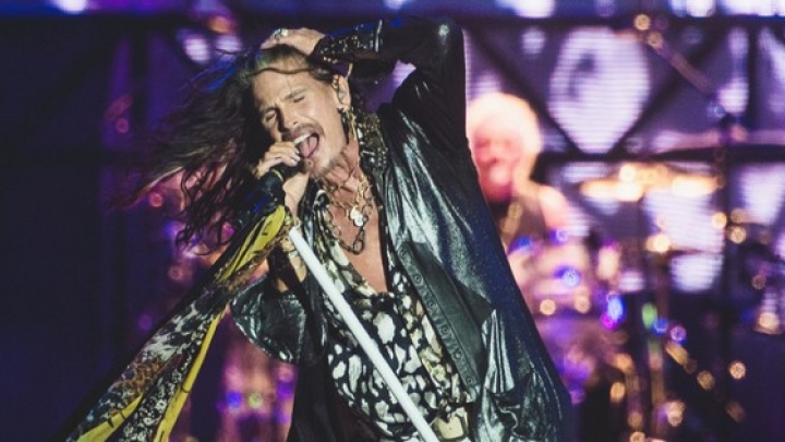 Steven Tyler é acusado de abuso sexual de menor e de acusá-la a forçar um aborto nos anos 70