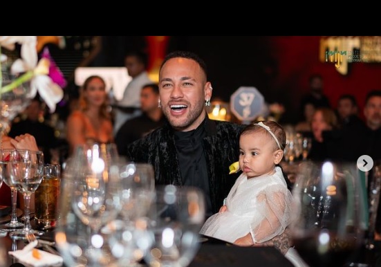 Leilão beneficente de Neymar arrecada R$ 21 milhões 