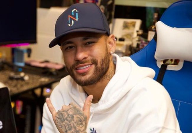 Recuperado de lesão, Neymar é liberado para treinar com elenco do PSG