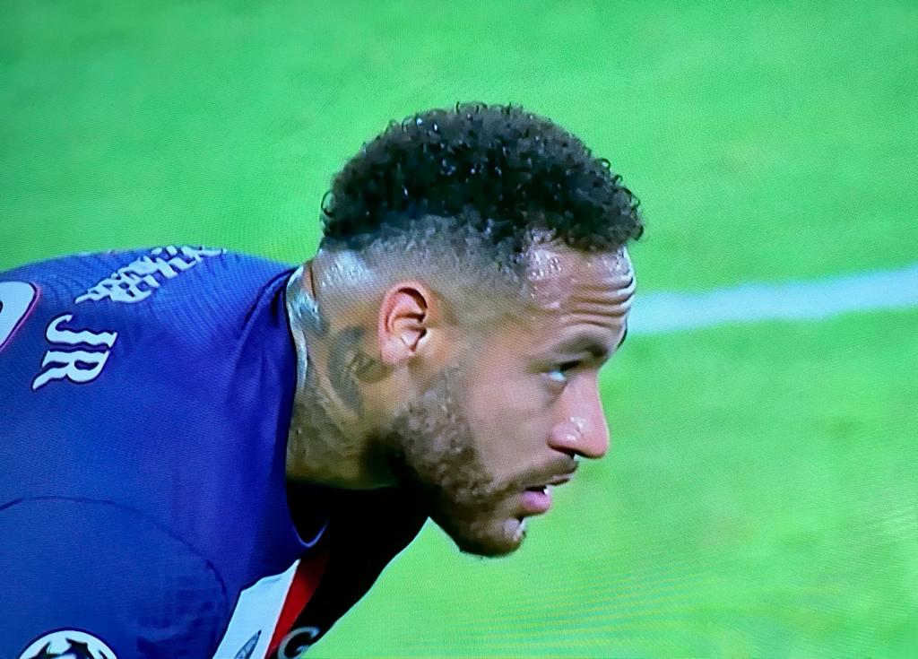 Neymar tem lesão detectada e é desfalque em próximo jogo do PSG
