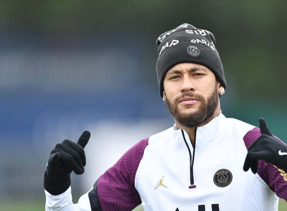 Homem invade casa de Neymar na França e acaba preso