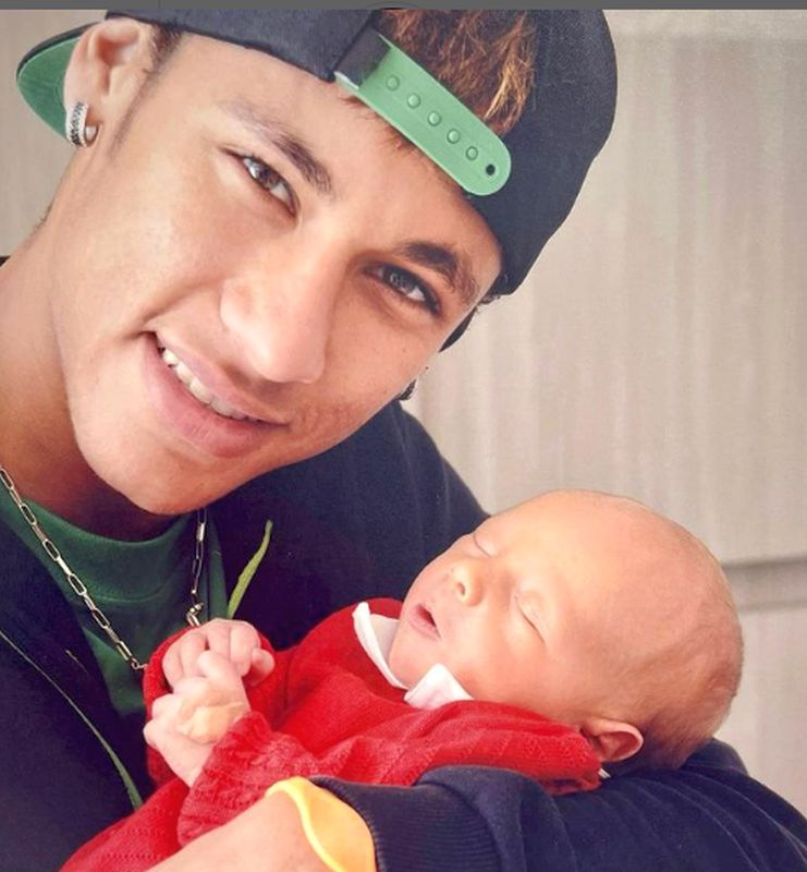 Neymar comemora aniversário do filho Davi Lucca na Arábia Saudita