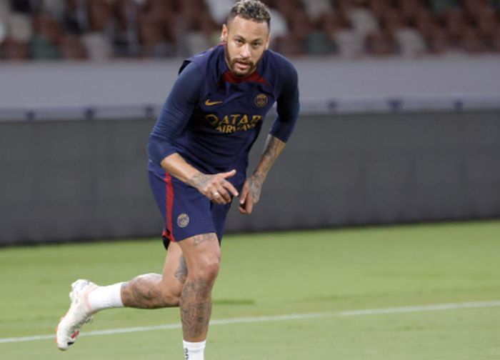 Neymar volta à seleção, treina e Diniz conta com astro contra a Bolívia