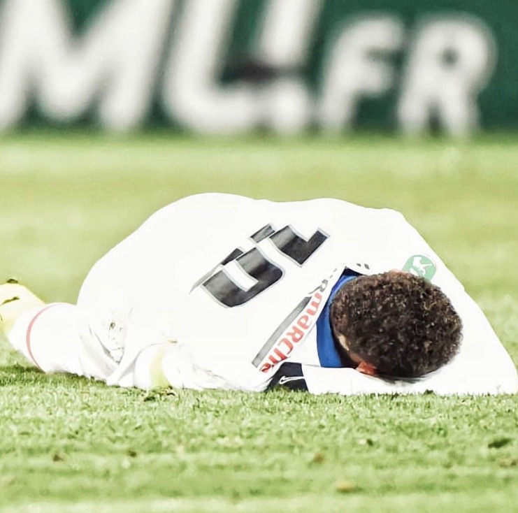 Neymar sofre nova lesão e desabafa: ‘Não sei até quando aguentarei’