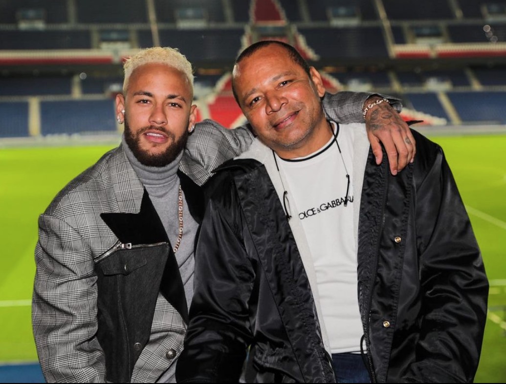 Pai de Neymar se revolta e acusa Nike de chantagem após acusação de assédio