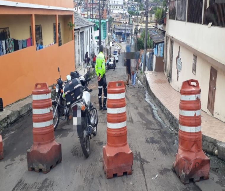 Obra de recapeamento interdita rua e altera trânsito em Manaus