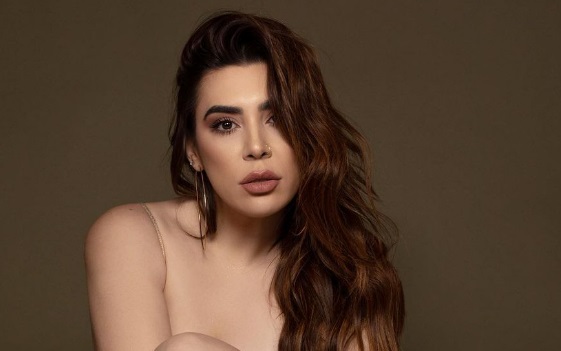 Assessoria de Naiara Azevedo se pronuncia sobre acusações da família de Marília Mendonça