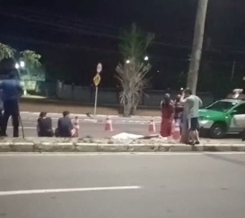 Jovem morre ao bater cabeça contra poste em acidente de trânsito em Manaus