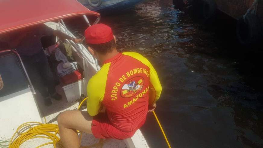 Bombeiros procuram corpo de homem morto a tiros na Feira da Manaus Moderna