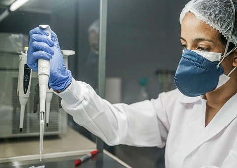 Amazonas registra mais 1.214 casos de Covid-19 e total de 3.956 mortes