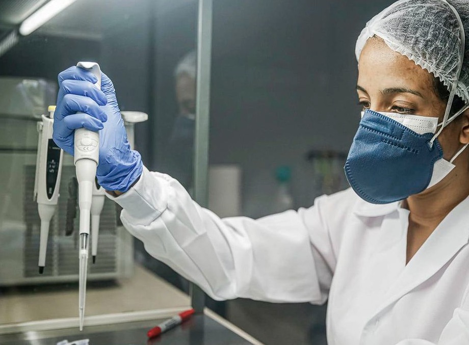 Amazonas registra mais 1.214 casos de Covid-19 e total de 3.956 mortes