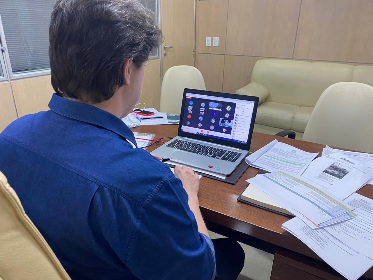 Seduc apresenta a órgãos e sindicato plano para manter aulas presenciais