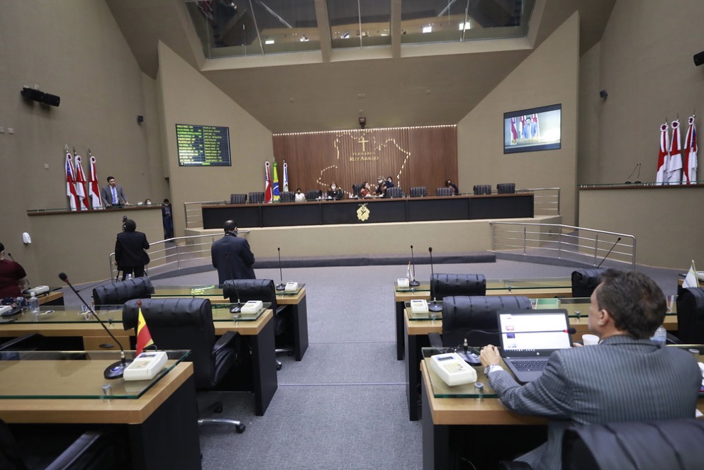 Lei veta Governo do Amazonas de contratar parentes de secretários