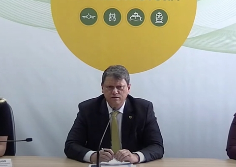 Ministro diz que pavimentação de trecho da BR-319 fica para 2021