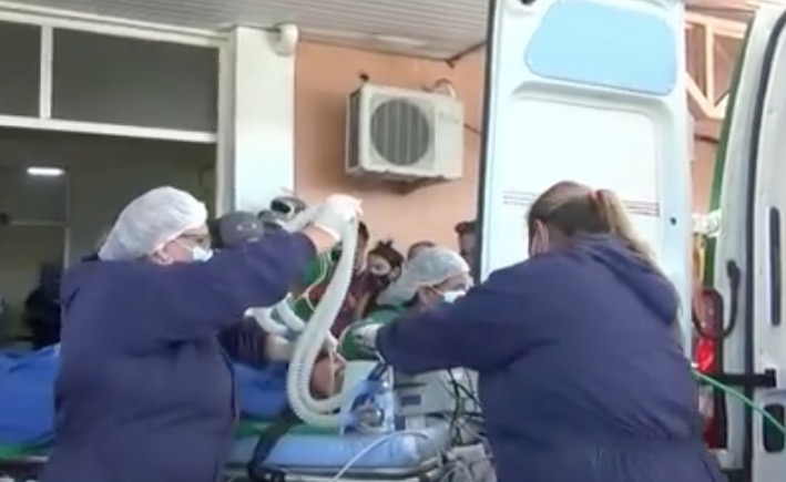 Carro atropela nove pessoas que prestavam socorro a motociclista na AM-010