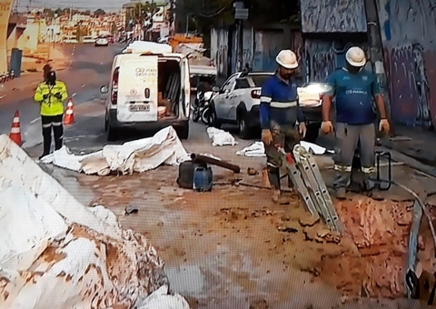 Obra de reparo interdita avenida e deixa bairros sem água em Manaus