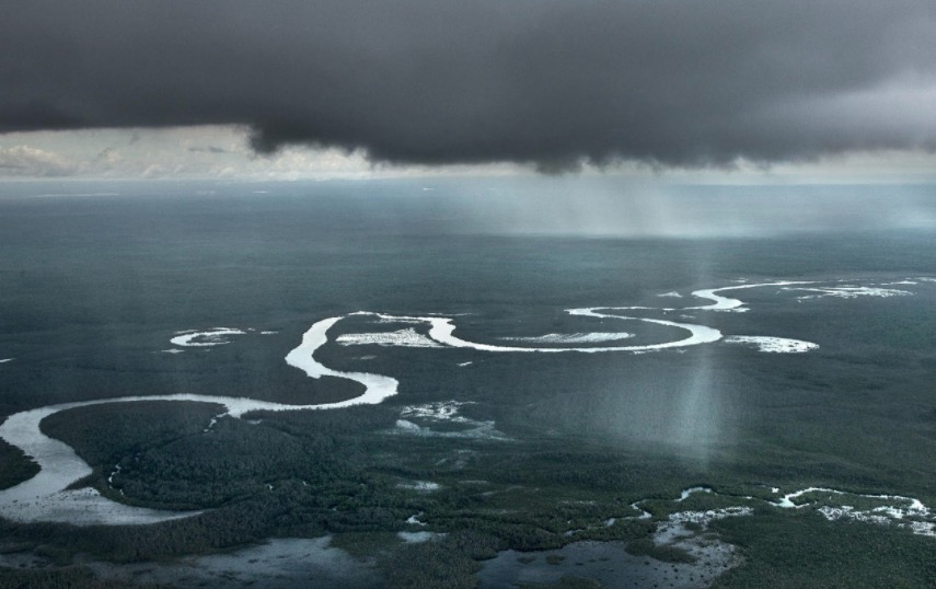 Governo do Amazonas quer lucrar bilhões com venda da água da chuva 