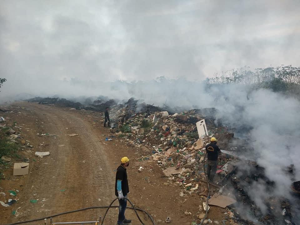 Incêndio descontrolado em lixão assusta moradores no Amazonas