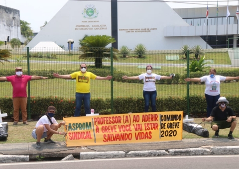 Comissão promete audiência pública após protesto de professores na Aleam