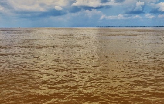 Criança de 12 anos desaparece após acidente com barco no Amazonas