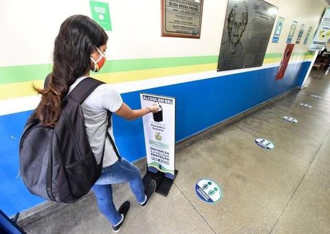 Com adesão de poucos alunos, escolas retomam aulas presenciais no Amazonas