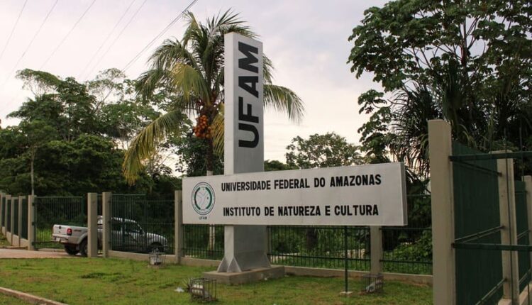 Governo cogita cobrar de alunos ricos em federais e mudar Fundeb para ajustar contas