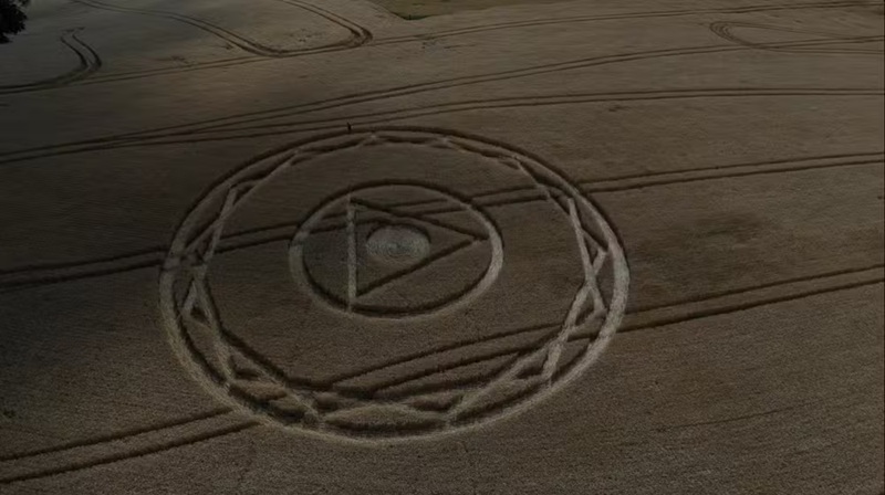 ETs? Nova figura misteriosa surge em plantação de trigo em SC; entenda