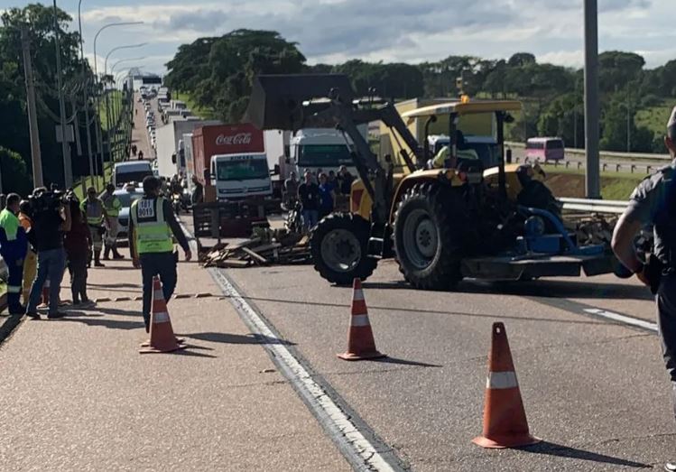 Bolsonaristas bloqueiam acesso ao Aeroporto de Viracopos e causam caos
