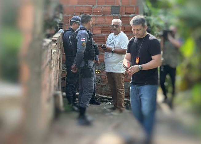 Após ouvir tiros, moradores encontram homem morto em rip-rap em Manaus