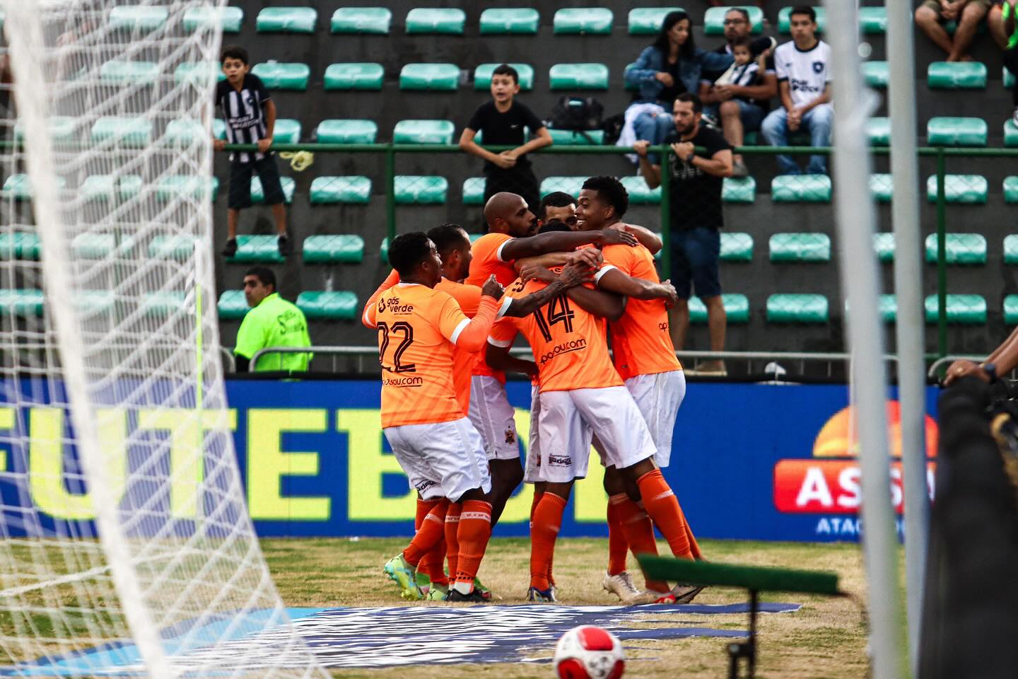 Nova Iguaçu se recupera e marca gol contra Botafogo