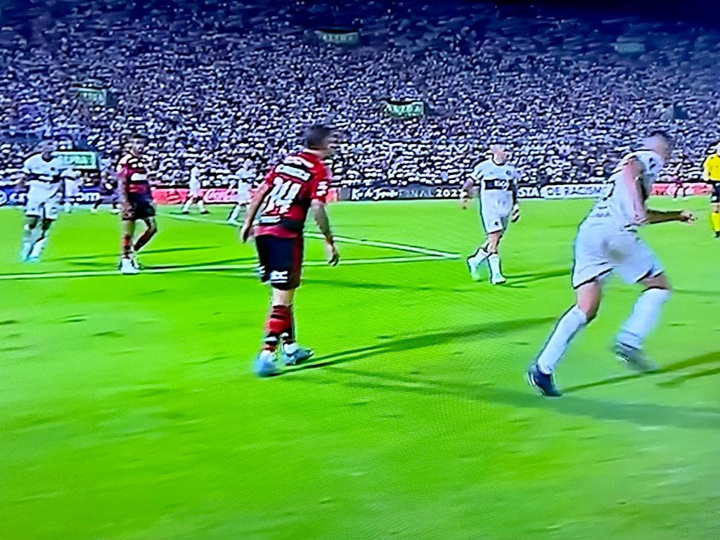 Flamengo toma virada pelo alto, perde para Olimpia e cai na Libertadores