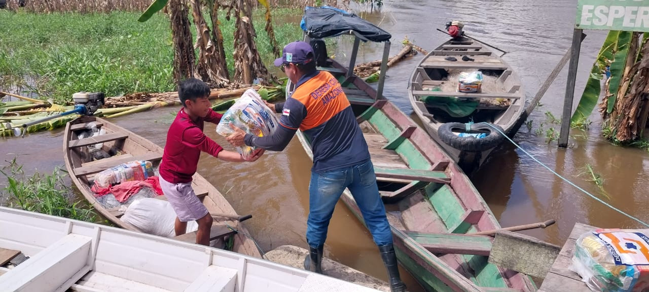 Cheia no Amazonas afeta 450 mil e mobiliza envio de ajuda humanitária