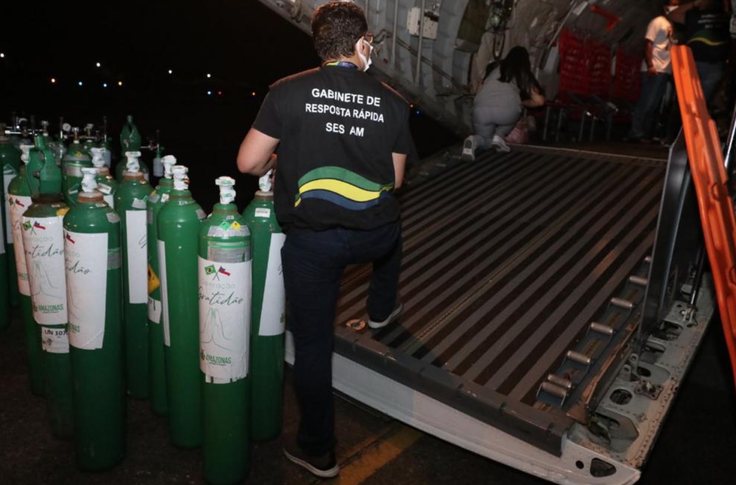 Amazonas envia insumos para cinco estados com alta no casos de covid  