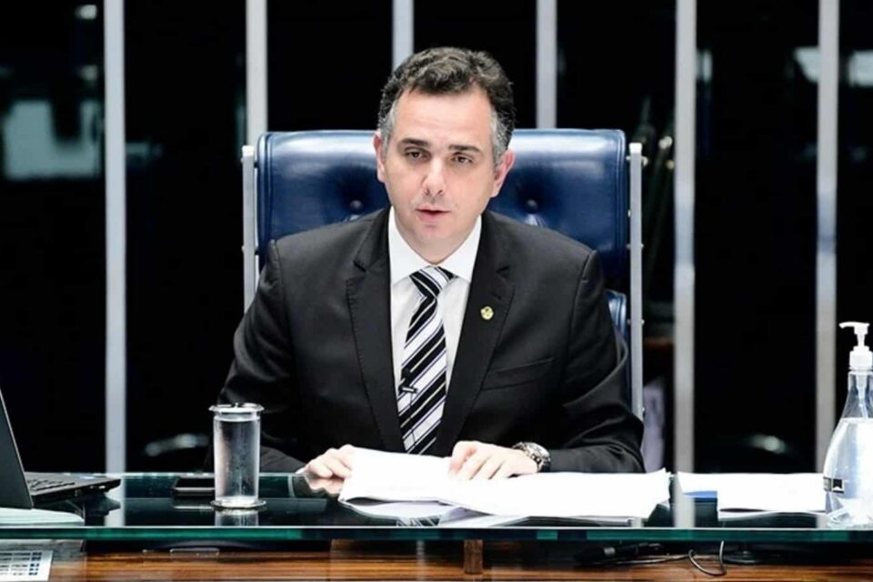 Pacheco diz que proposta de voto impresso, defendida por Bolsonaro, deve se esgotar na Câmara