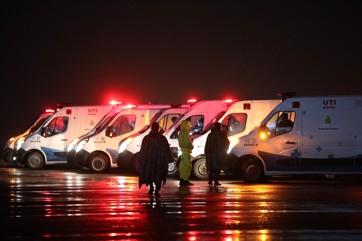 Covid: Oito pacientes são transferidos de Tabatinga para Manaus