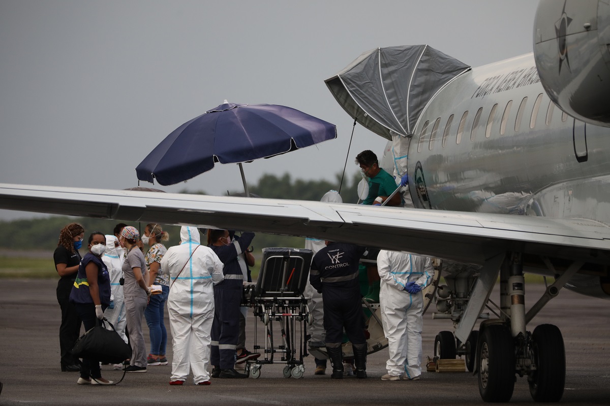 Nove pacientes de Parintins são transferidos para Manaus nesta quarta 